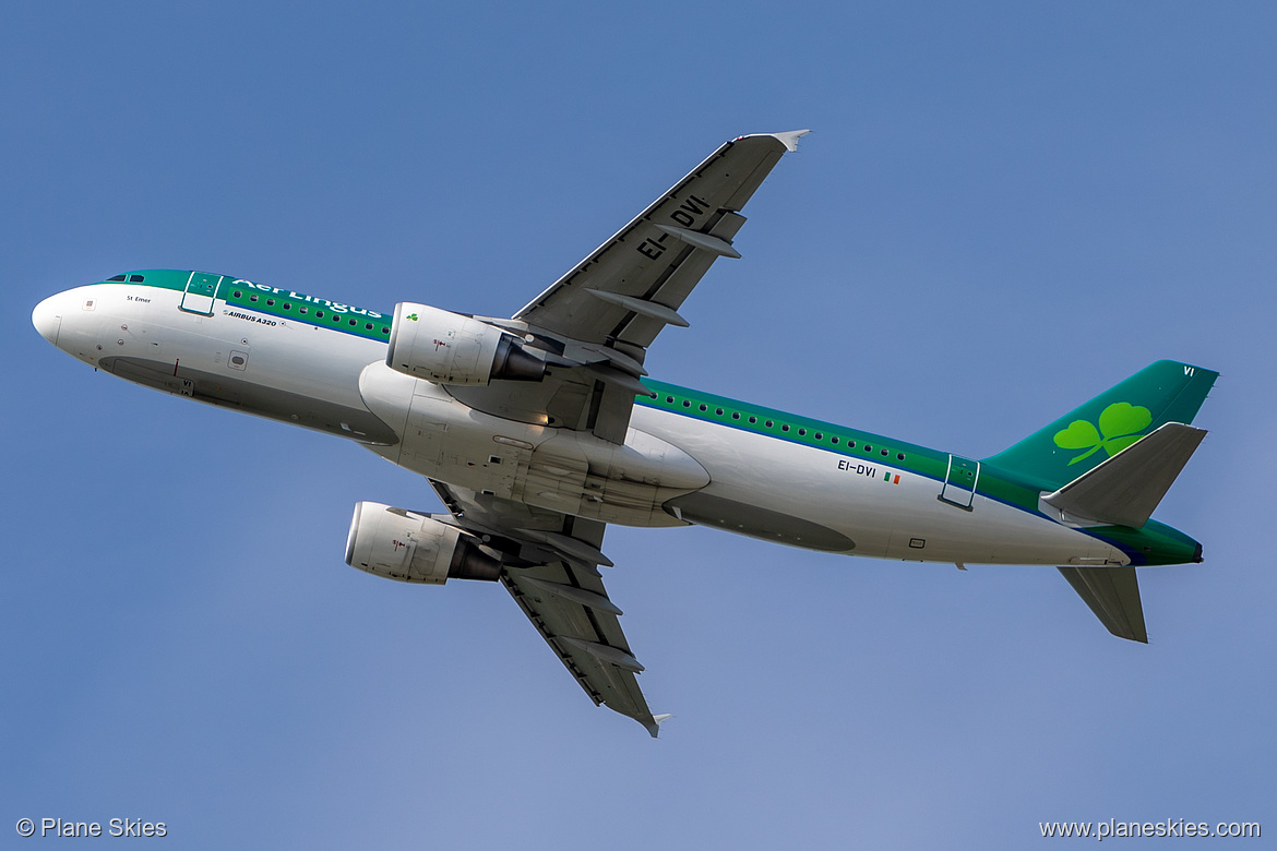 Aer Lingus Airbus A320-200 EI-DVI at London Heathrow Airport (EGLL/LHR) Aer Lingus Airbus A320-200 EI-DVI at London Heathrow Airport (EGLL/LHR)