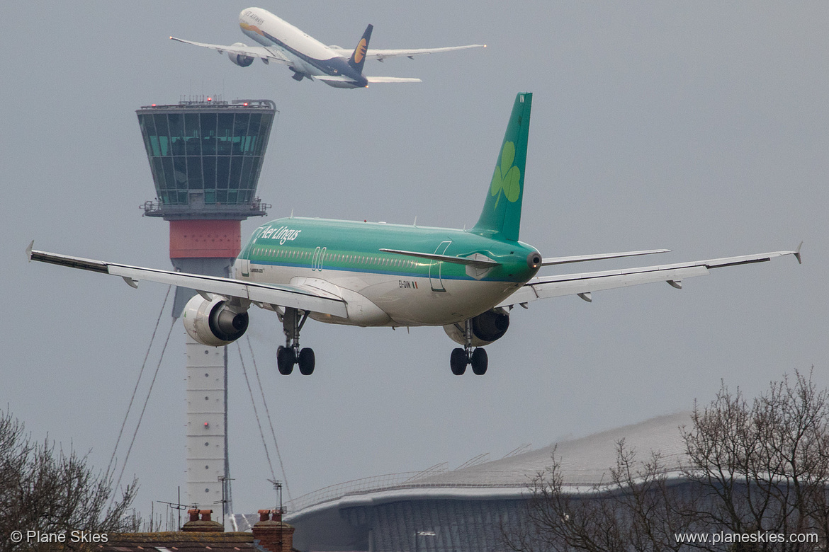 Aer Lingus Airbus A320-200 EI-DVN at London Heathrow Airport (EGLL/LHR) Aer Lingus Airbus A320-200 EI-DVN at London Heathrow Airport (EGLL/LHR)