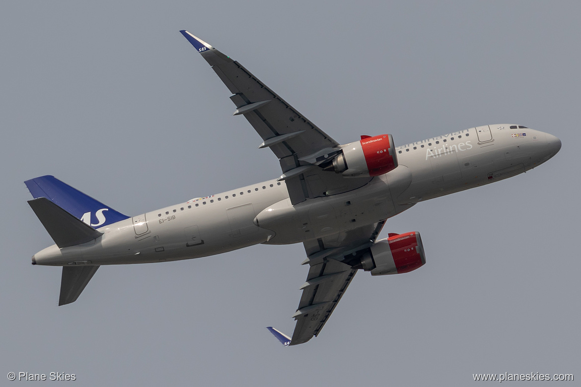 Scandinavian Airlines Ireland Airbus A320neo EI-SIB at London Heathrow Airport (EGLL/LHR) Scandinavian Airlines Ireland Airbus A320neo EI-SIB at London Heathrow Airport (EGLL/LHR)