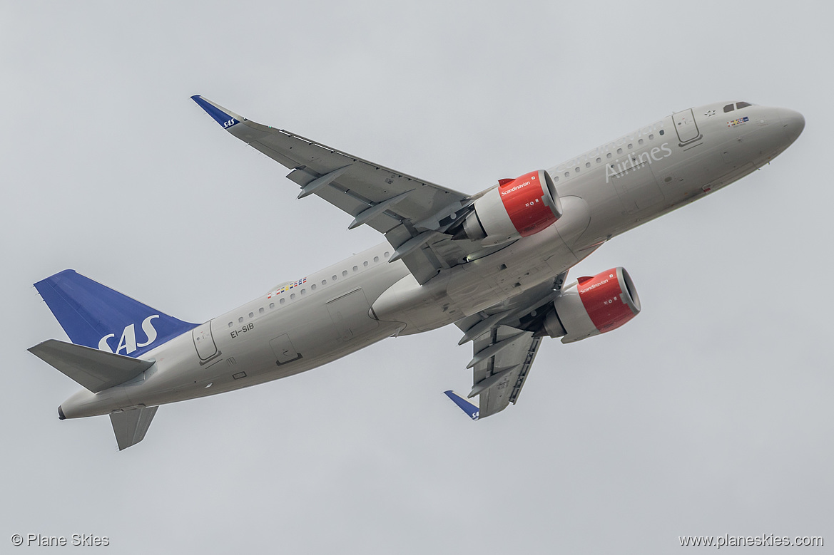 Scandinavian Airlines Ireland Airbus A320neo EI-SIB at London Heathrow Airport (EGLL/LHR)