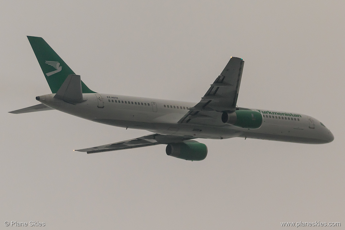Turkmenistan Airlines Boeing 757-200 EZ-A014 at London Heathrow Airport (EGLL/LHR) Turkmenistan Airlines Boeing 757-200 EZ-A014 at London Heathrow Airport (EGLL/LHR)