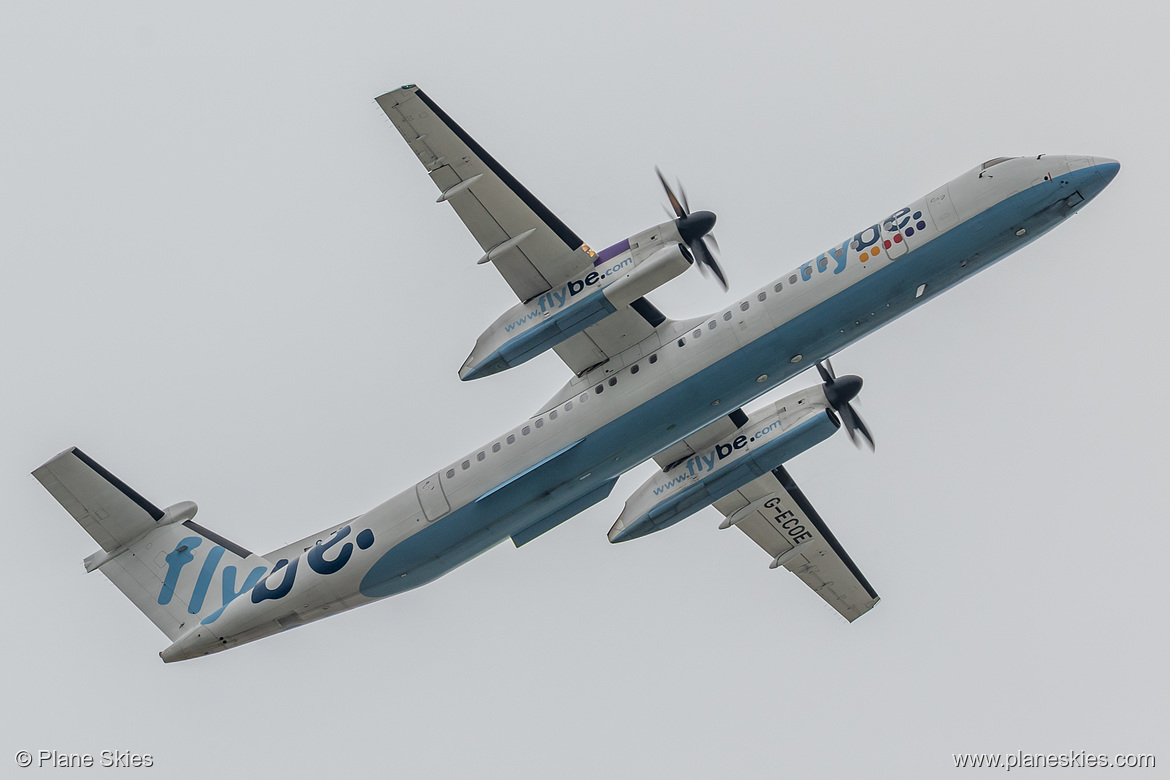 Flybe DHC Dash-8-400 G-ECOE at London Heathrow Airport (EGLL/LHR)