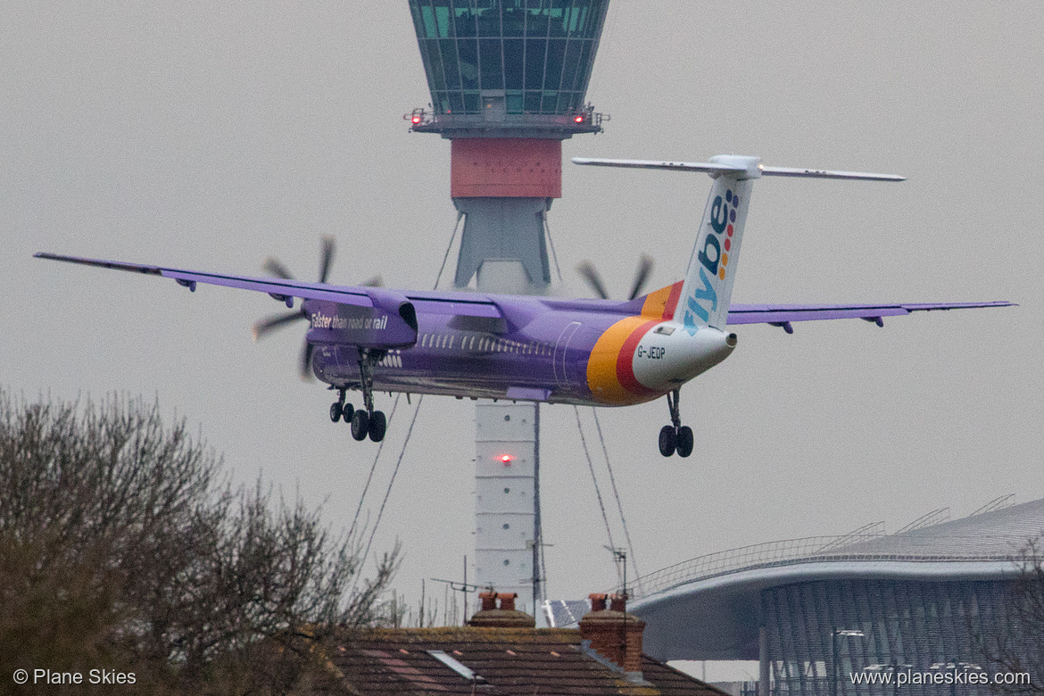 Flybe DHC Dash-8-400 G-JEDP at London Heathrow Airport (EGLL/LHR)
