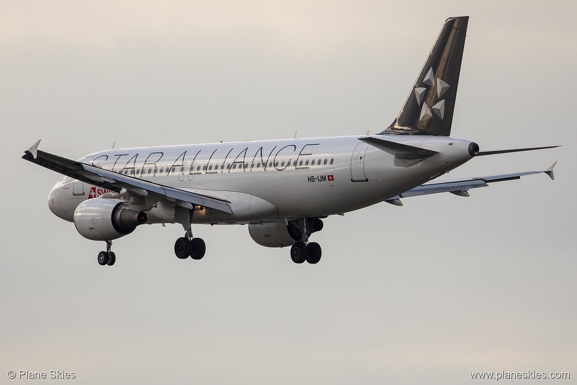 Swiss International Air Lines Airbus A320-200 HB-IJM at London Heathrow Airport (EGLL/LHR)