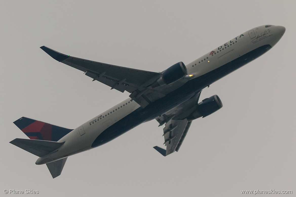 Delta Air Lines Boeing 767-300ER N16065 at London Heathrow Airport (EGLL/LHR) Delta Air Lines Boeing 767-300ER N16065 at London Heathrow Airport (EGLL/LHR)