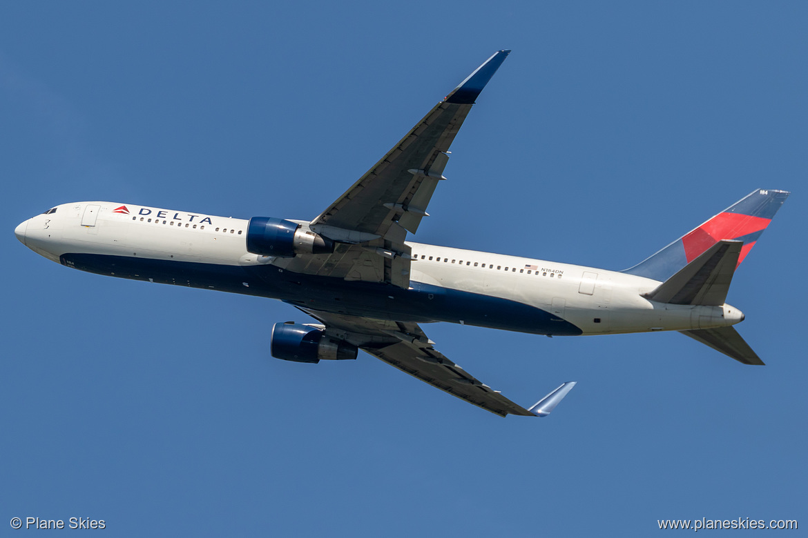 Delta Air Lines Boeing 767-300ER N184DN at London Heathrow Airport (EGLL/LHR)