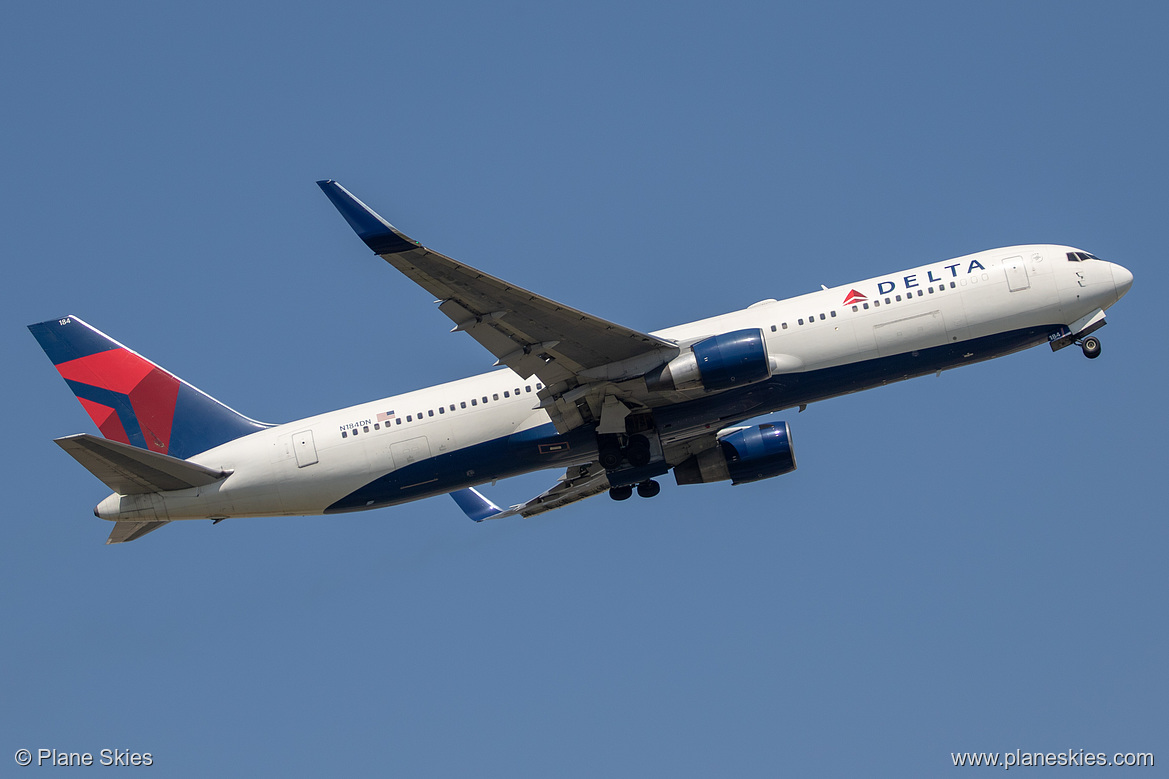 Delta Air Lines Boeing 767-300ER N184DN at London Heathrow Airport (EGLL/LHR)