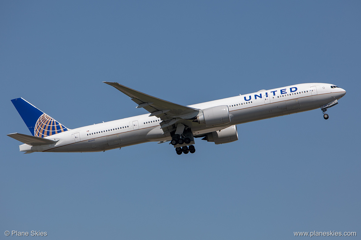 United Airlines Boeing 777-300ER N2243U at London Heathrow Airport (EGLL/LHR) United Airlines Boeing 777-300ER N2243U at London Heathrow Airport (EGLL/LHR)