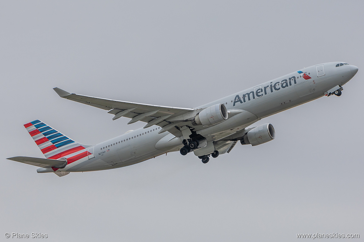 American Airlines Airbus A330-300 N273AY at London Heathrow Airport (EGLL/LHR) American Airlines Airbus A330-300 N273AY at London Heathrow Airport (EGLL/LHR)
