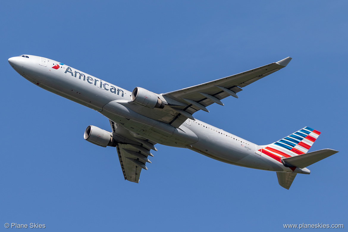 American Airlines Airbus A330-300 N275AY at London Heathrow Airport (EGLL/LHR)