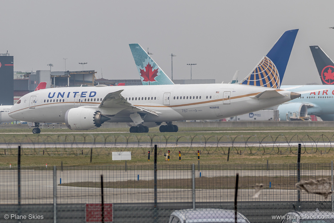 United Airlines Boeing 787-8 N28912 at London Heathrow Airport (EGLL/LHR)