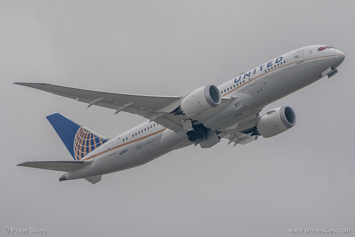 United Airlines Boeing 787-8 N28912 at London Heathrow Airport (EGLL/LHR) United Airlines Boeing 787-8 N28912 at London Heathrow Airport (EGLL/LHR)