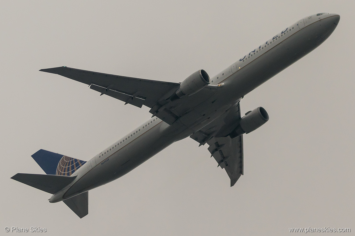 United Airlines Boeing 767-400ER N59053 at London Heathrow Airport (EGLL/LHR) United Airlines Boeing 767-400ER N59053 at London Heathrow Airport (EGLL/LHR)