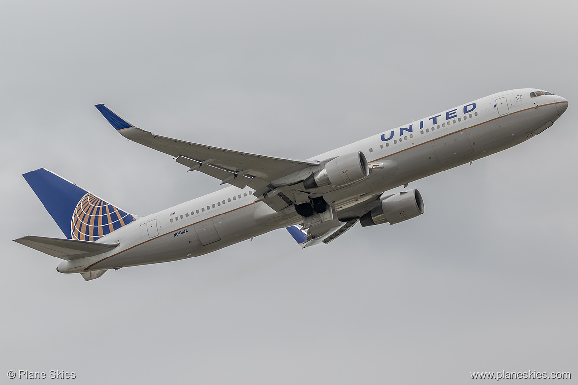 United Airlines Boeing 767-300ER N643UA at London Heathrow Airport (EGLL/LHR)