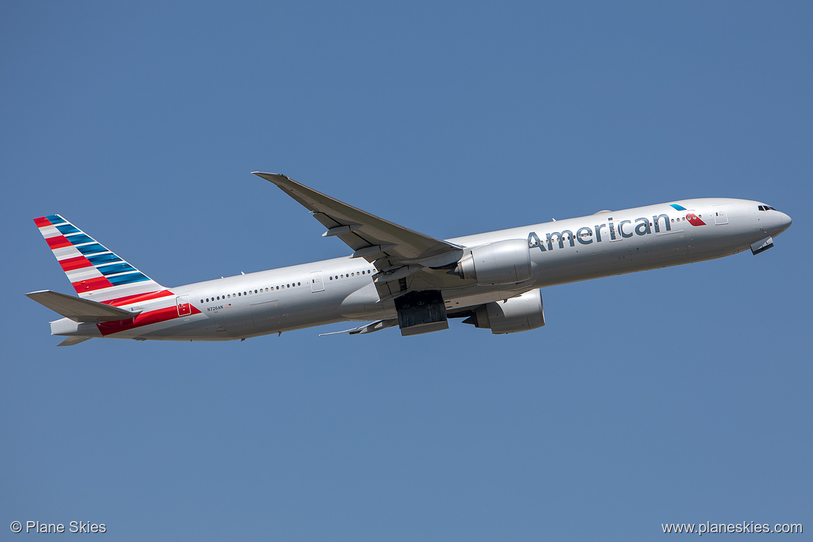 American Airlines Boeing 777-300ER N726AN at London Heathrow Airport (EGLL/LHR)