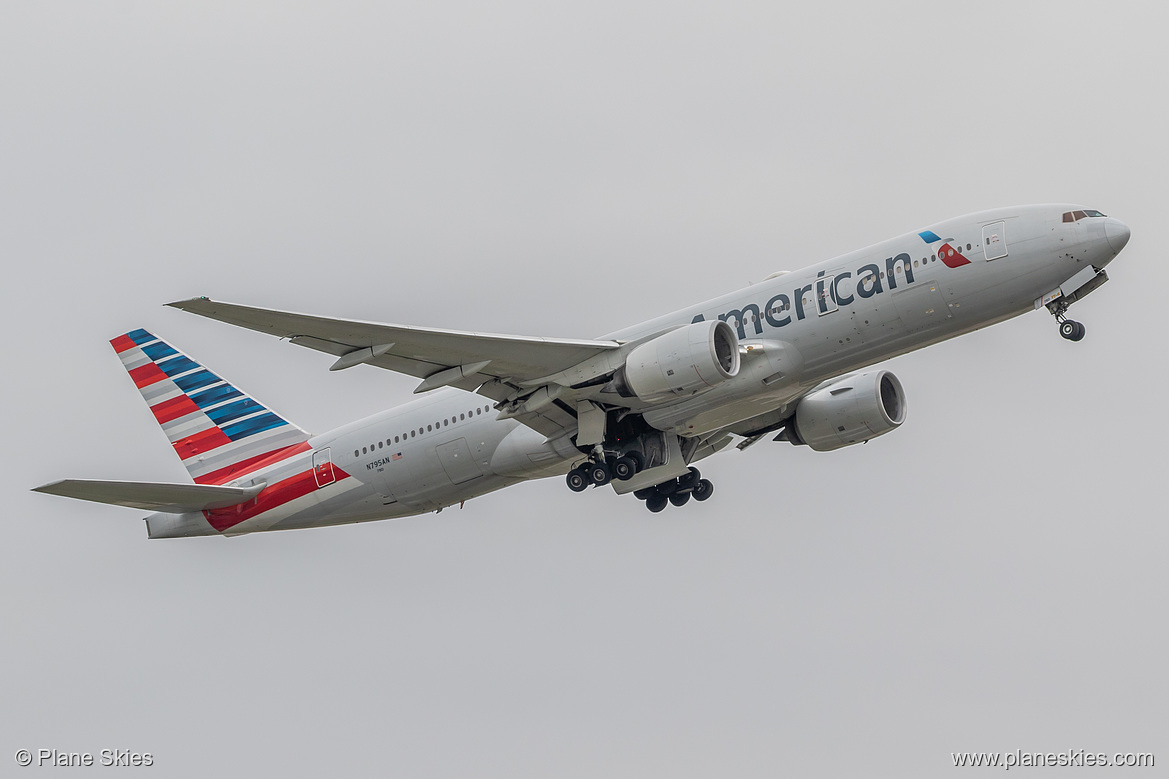 American Airlines Boeing 777-200ER N795AN at London Heathrow Airport (EGLL/LHR) American Airlines Boeing 777-200ER N795AN at London Heathrow Airport (EGLL/LHR)