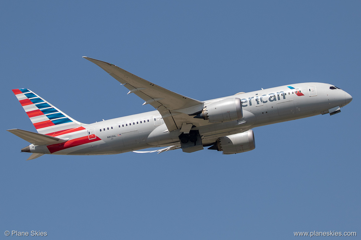 American Airlines Boeing 787-8 N803AL at London Heathrow Airport (EGLL/LHR) American Airlines Boeing 787-8 N803AL at London Heathrow Airport (EGLL/LHR)