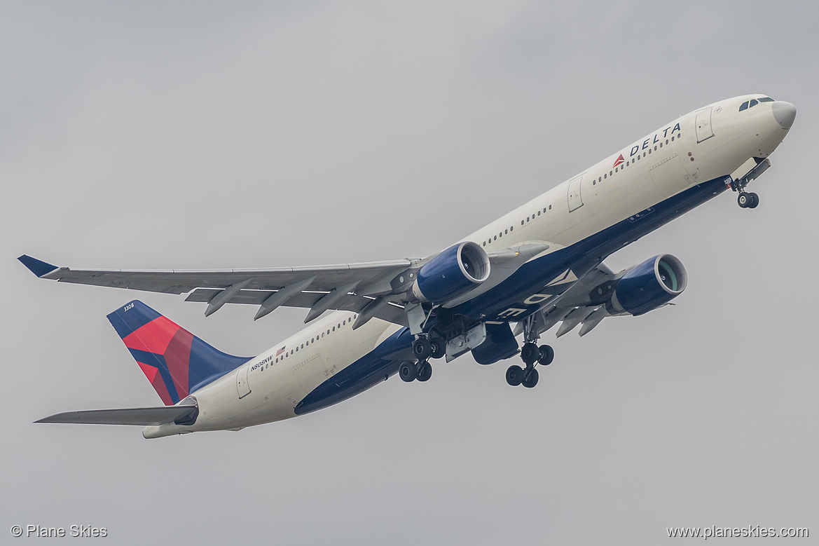 Delta Air Lines Airbus A330-300 N808NW at London Heathrow Airport (EGLL/LHR)