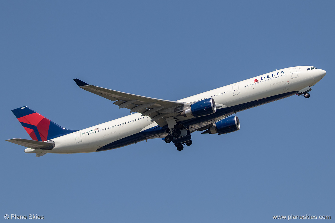 Delta Air Lines Airbus A330-300 N826NW at London Heathrow Airport (EGLL/LHR)