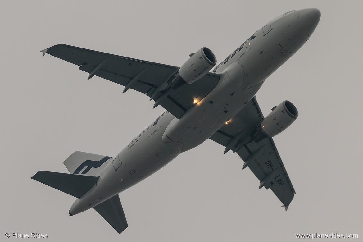 Finnair Airbus A319-100 OH-LVH at London Heathrow Airport (EGLL/LHR)