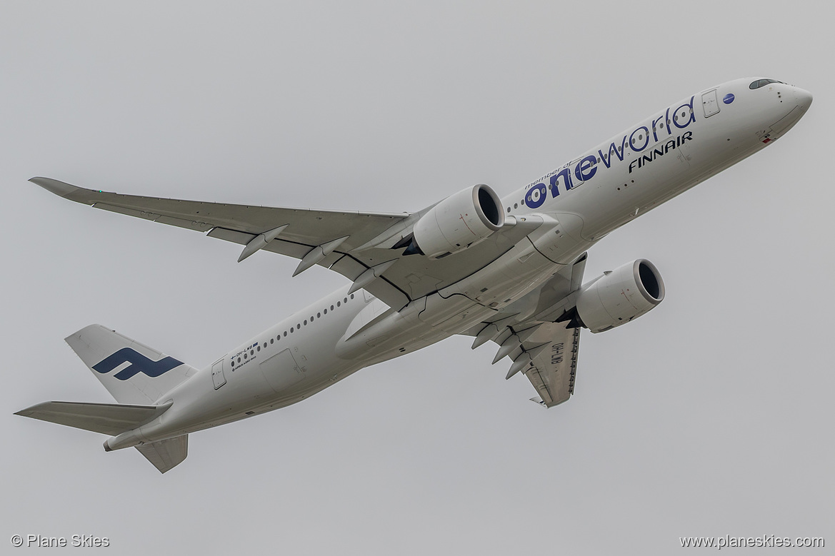 Finnair Airbus A350-900 OH-LWB at London Heathrow Airport (EGLL/LHR)