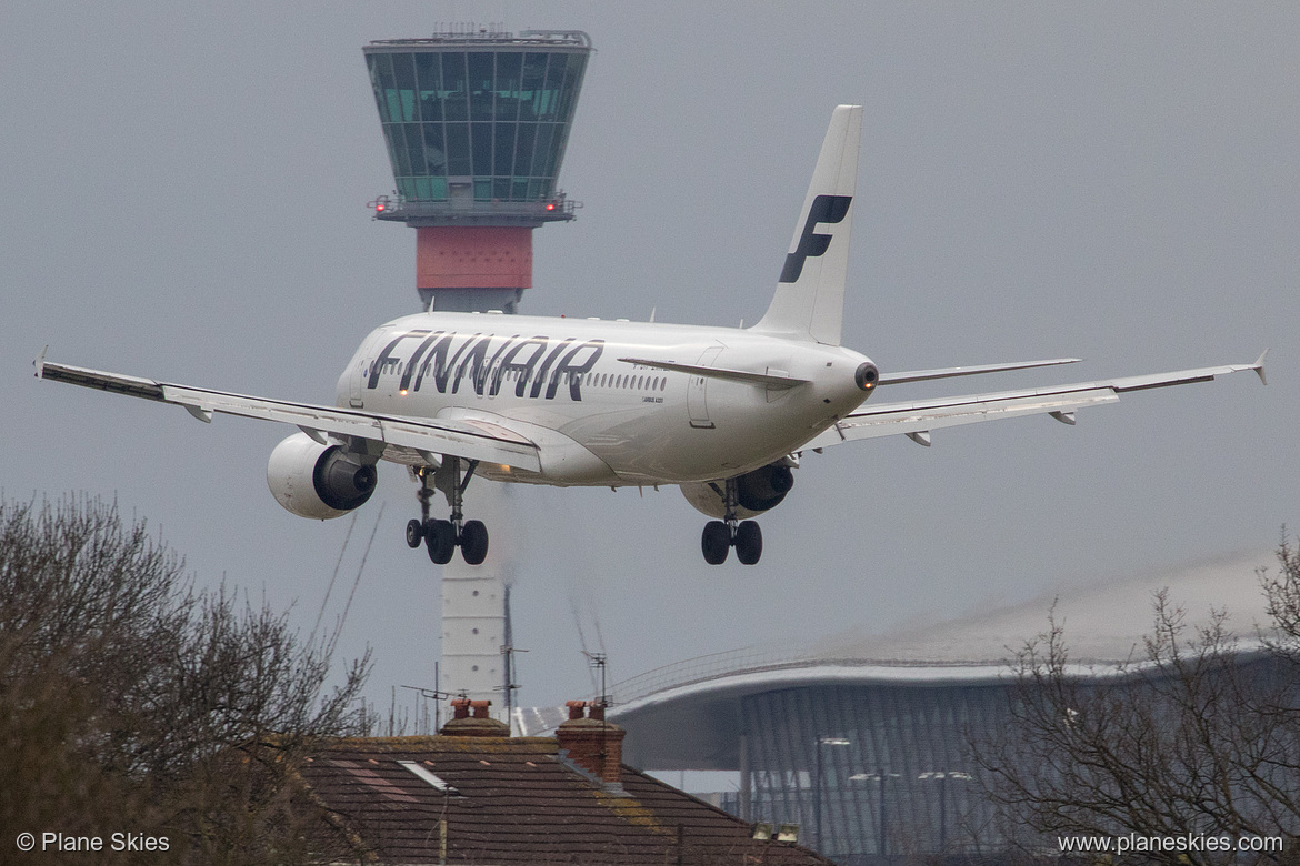 Finnair Airbus A320-200 OH-LXK at London Heathrow Airport (EGLL/LHR)