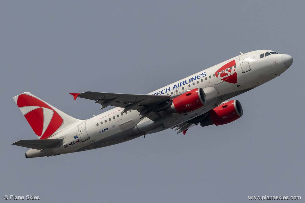 Czech Airlines Airbus A319-100 OK-MEK at London Heathrow Airport (EGLL/LHR) Czech Airlines Airbus A319-100 OK-MEK at London Heathrow Airport (EGLL/LHR)