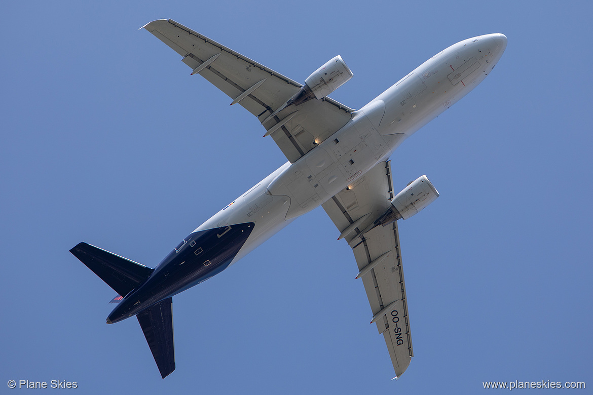 Brussels Airlines Airbus A320-200 OO-SNG at London Heathrow Airport (EGLL/LHR)