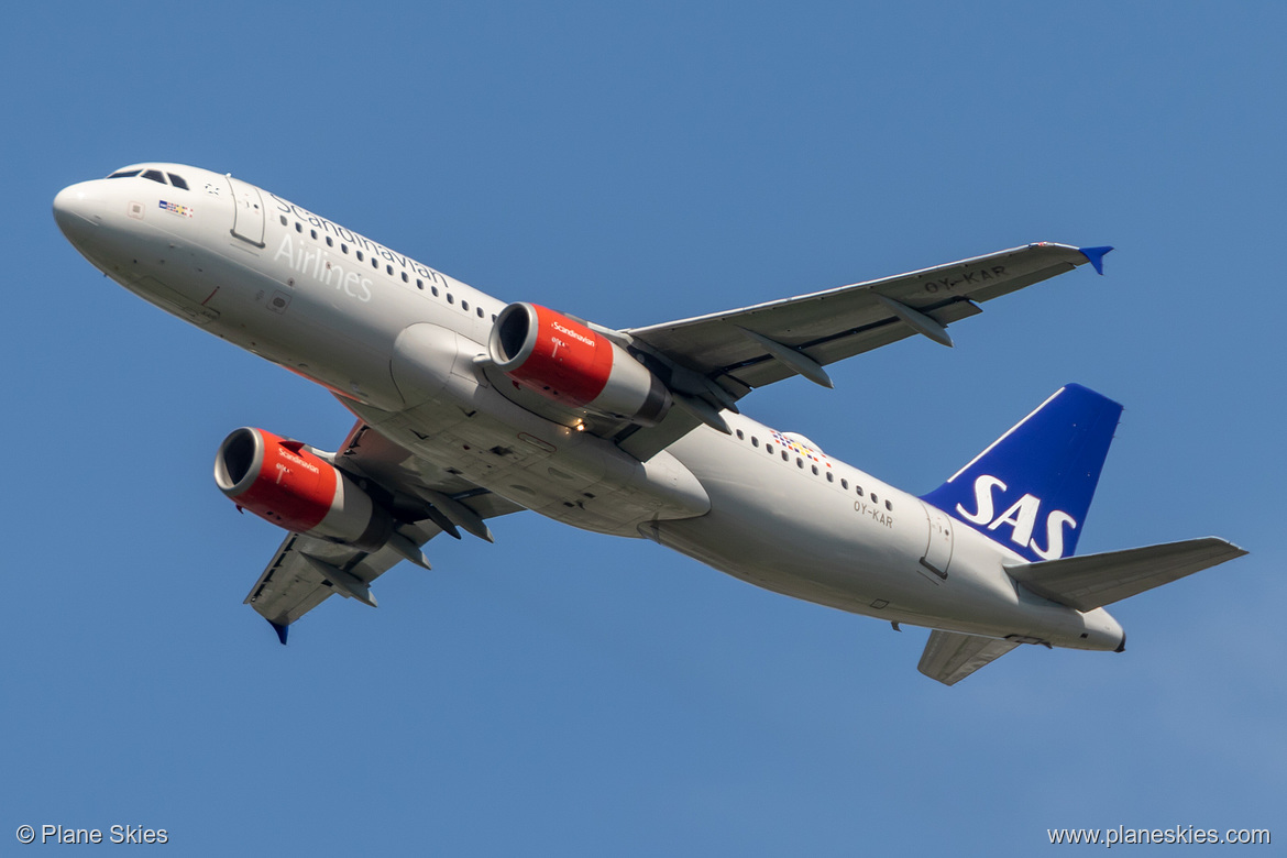 Scandinavian Airlines Airbus A320-200 OY-KAR at London Heathrow Airport (EGLL/LHR)