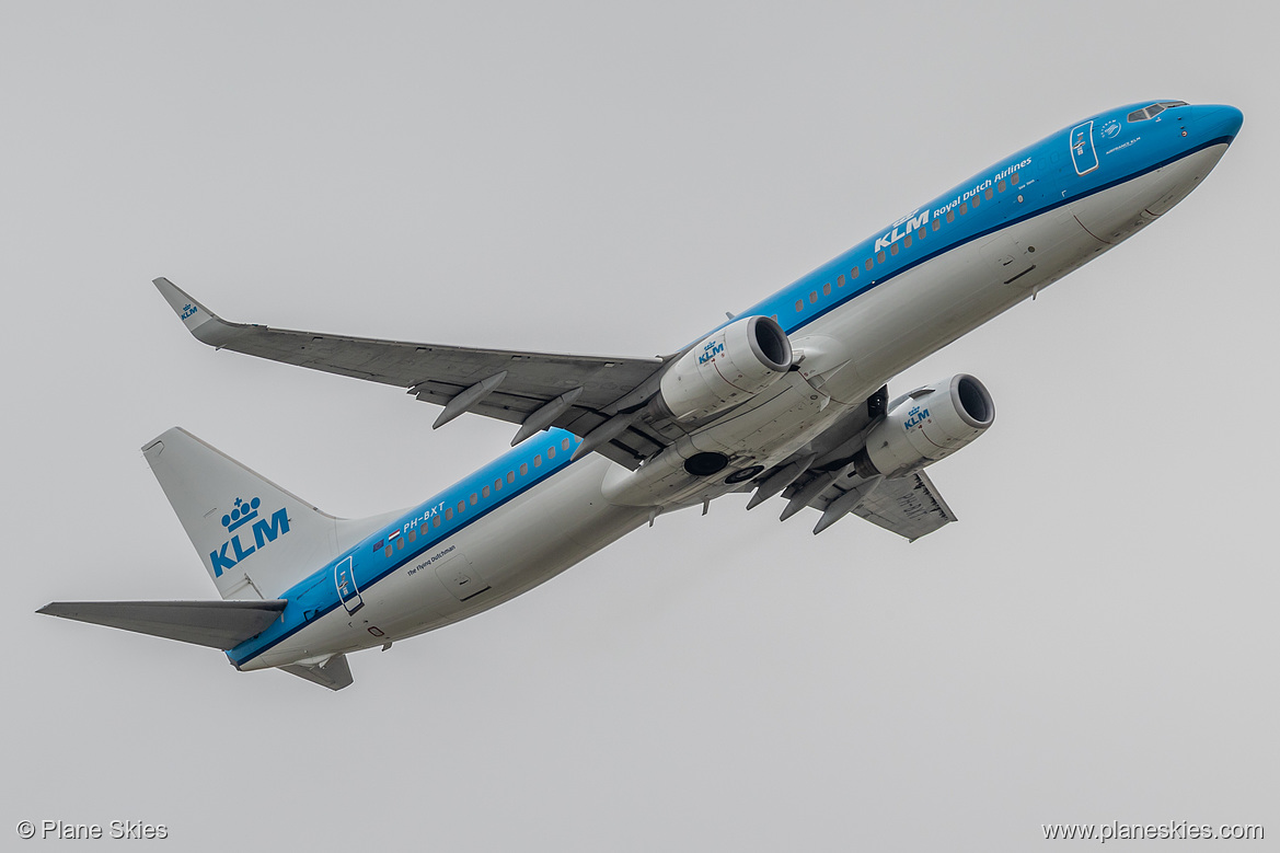 KLM Boeing 737-900 PH-BXT at London Heathrow Airport (EGLL/LHR)