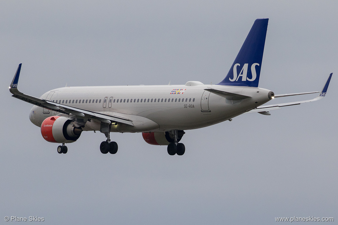 Scandinavian Airlines Airbus A320neo SE-ROA at London Heathrow Airport (EGLL/LHR) Scandinavian Airlines Airbus A320neo SE-ROA at London Heathrow Airport (EGLL/LHR)