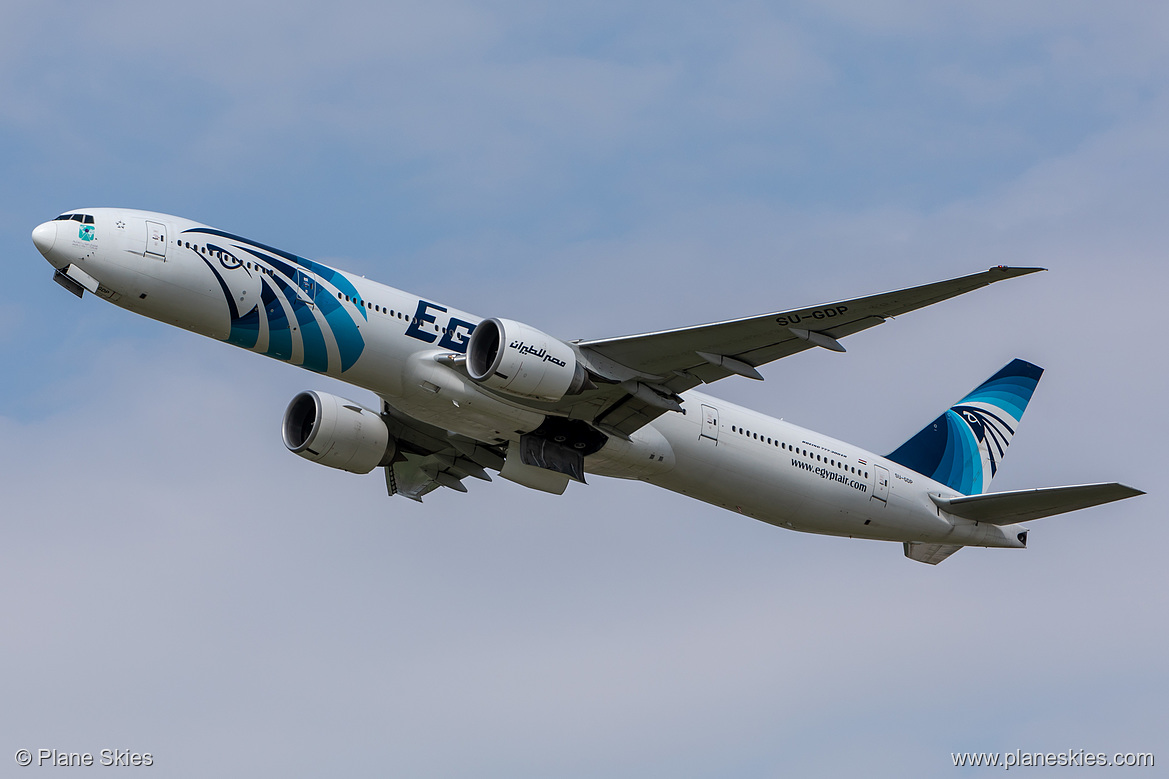 EgyptAir Boeing 777-300ER SU-GDP at London Heathrow Airport (EGLL/LHR)