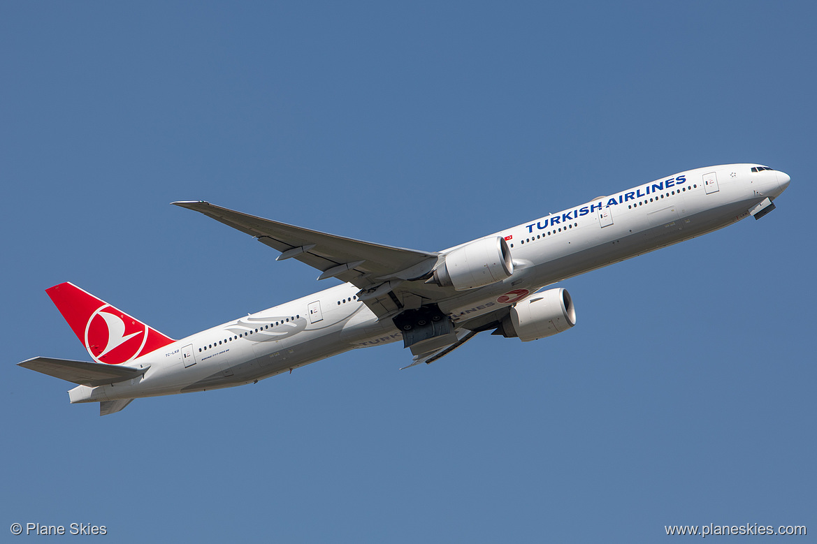 Turkish Airlines Boeing 777-300ER TC-LKB at London Heathrow Airport (EGLL/LHR)