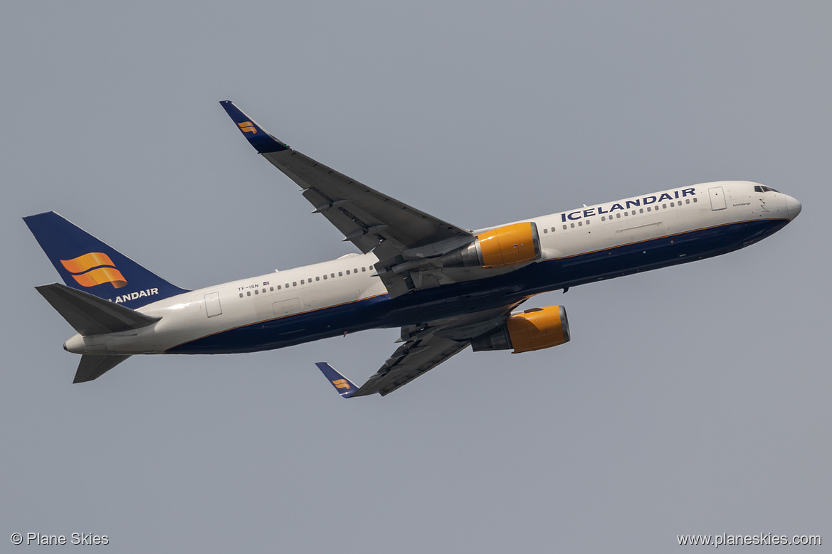 Icelandair Boeing 767-300ER TF-ISN at London Heathrow Airport (EGLL/LHR) Icelandair Boeing 767-300ER TF-ISN at London Heathrow Airport (EGLL/LHR)