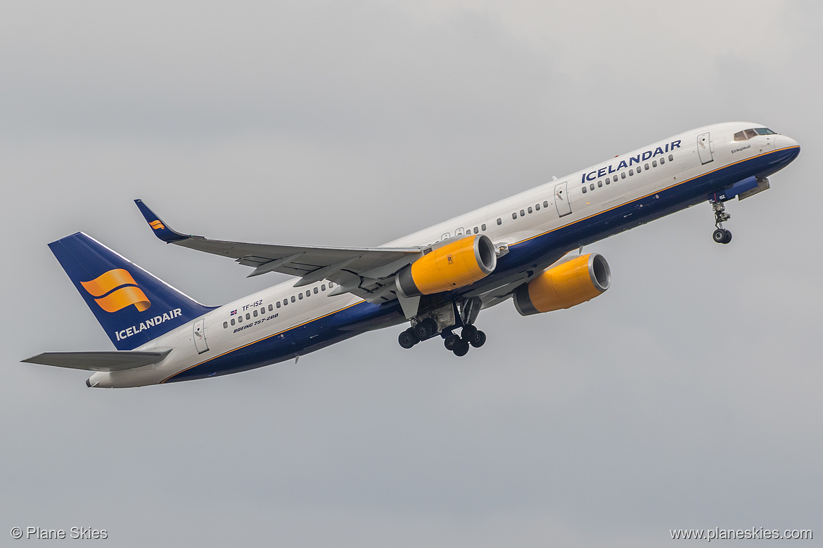 Icelandair Boeing 757-200 TF-ISZ at London Heathrow Airport (EGLL/LHR) Icelandair Boeing 757-200 TF-ISZ at London Heathrow Airport (EGLL/LHR)