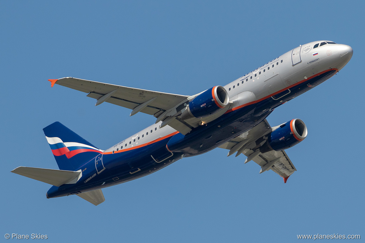 Aeroflot Airbus A320-200 VQ-BKT at London Heathrow Airport (EGLL/LHR)