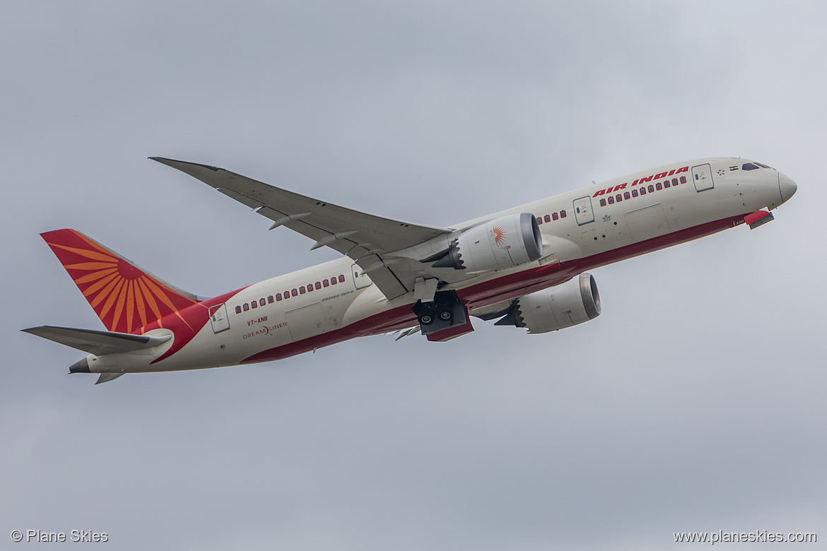 Air India Boeing 787-8 VT-ANB at London Heathrow Airport (EGLL/LHR) Air India Boeing 787-8 VT-ANB at London Heathrow Airport (EGLL/LHR)