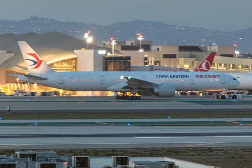 China Eastern Airlines Boeing 777-300ER B-7868 at Los Angeles International Airport (KLAX/LAX)