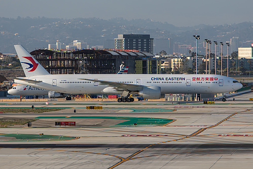 China Eastern Airlines Boeing 777-300ER B-7868 at Los Angeles International Airport (KLAX/LAX)