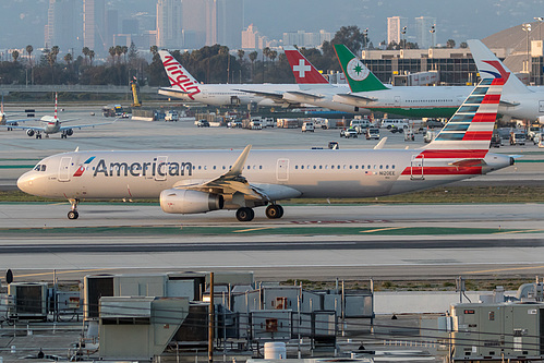 American Airlines Airbus A321-200 N120EE at Los Angeles International Airport (KLAX/LAX)