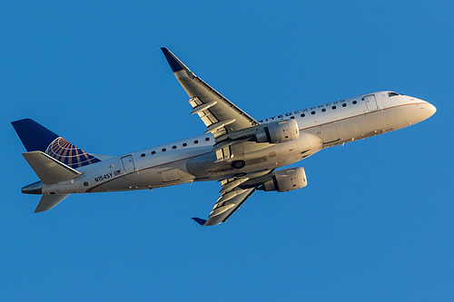 SkyWest Airlines Embraer ERJ-175 N154SY at Los Angeles International Airport (KLAX/LAX)
