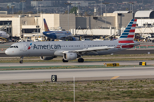 American Airlines Airbus A321-200 N184US at Los Angeles International Airport (KLAX/LAX)