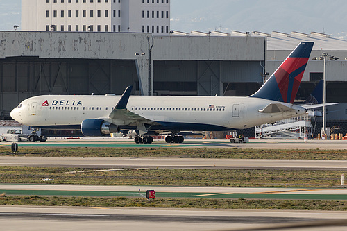 Delta Air Lines Boeing 767-300ER N199DN at Los Angeles International Airport (KLAX/LAX) Delta Air Lines Boeing 767-300ER N199DN at Los Angeles International Airport (KLAX/LAX)