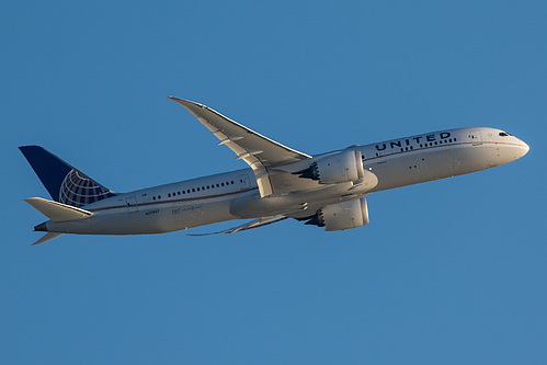 United Airlines Boeing 787-9 N27957 at Los Angeles International Airport (KLAX/LAX)