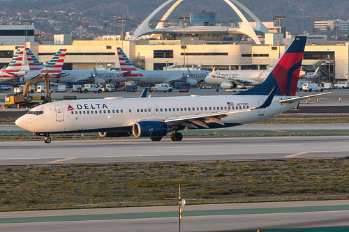 Delta Air Lines Boeing 737-800 N3735D at Los Angeles International Airport (KLAX/LAX) Delta Air Lines Boeing 737-800 N3735D at Los Angeles International Airport (KLAX/LAX)
