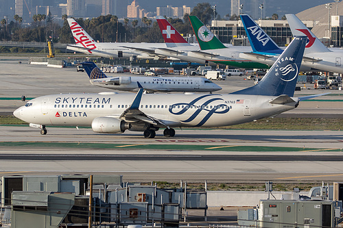 Delta Air Lines Boeing 737-800 N3765 at Los Angeles International Airport (KLAX/LAX) Delta Air Lines Boeing 737-800 N3765 at Los Angeles International Airport (KLAX/LAX)