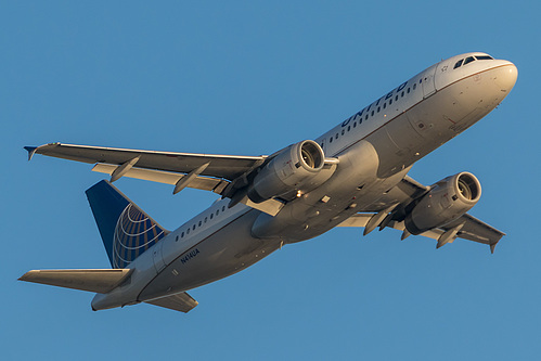 United Airlines Airbus A320-200 N414UA at Los Angeles International Airport (KLAX/LAX)