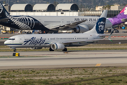 Alaska Airlines Boeing 737-900ER N491AS at Los Angeles International Airport (KLAX/LAX) Alaska Airlines Boeing 737-900ER N491AS at Los Angeles International Airport (KLAX/LAX)