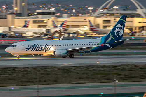 Alaska Airlines Boeing 737-800 N526AS at Los Angeles International Airport (KLAX/LAX) Alaska Airlines Boeing 737-800 N526AS at Los Angeles International Airport (KLAX/LAX)