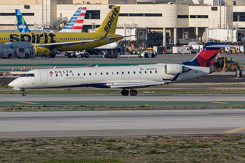 SkyWest Airlines Canadair CRJ-700 N625CA at Los Angeles International Airport (KLAX/LAX) SkyWest Airlines Canadair CRJ-700 N625CA at Los Angeles International Airport (KLAX/LAX)